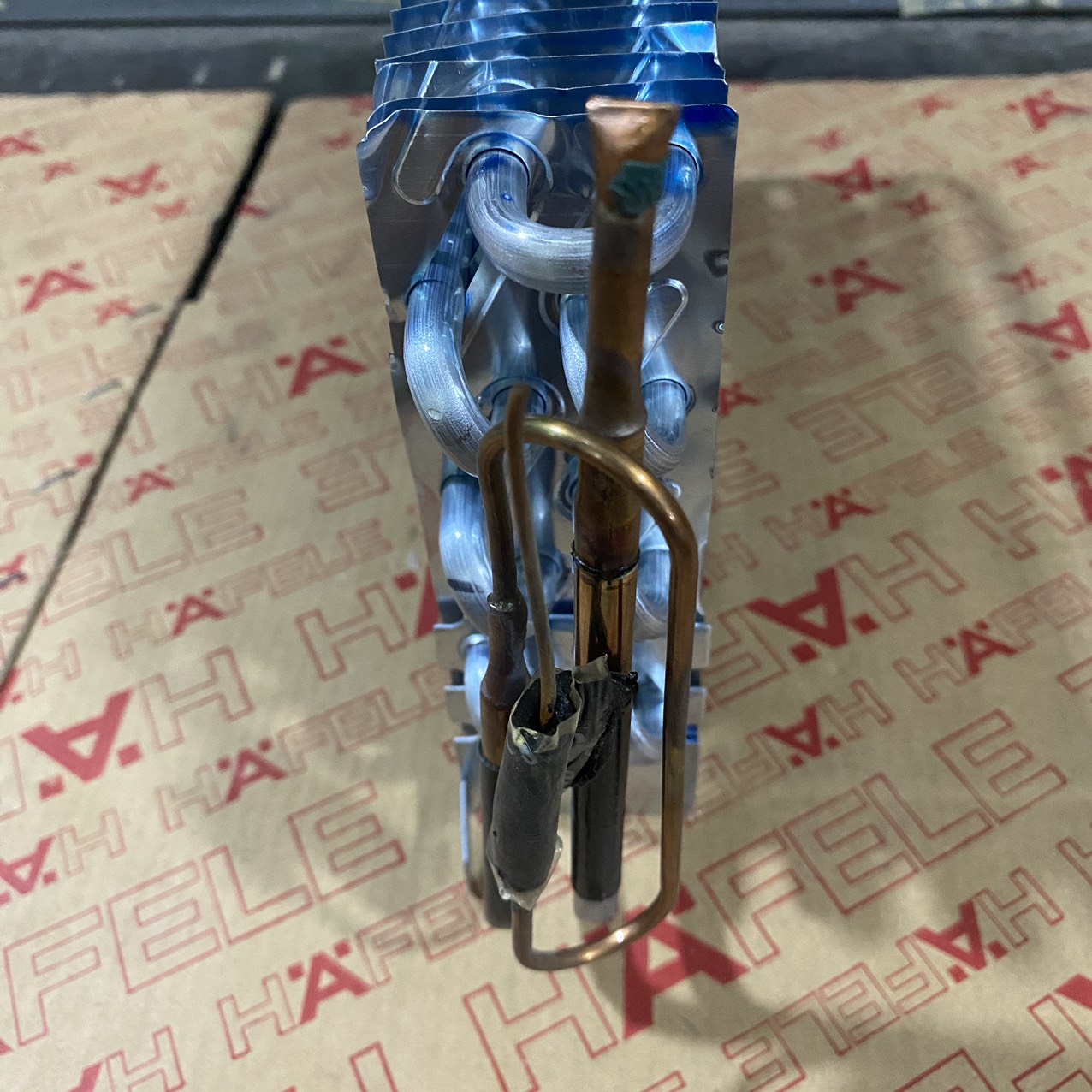 evaporator Tủ Rượu HW-G32A Hafele 534.16.960(532.85.012)